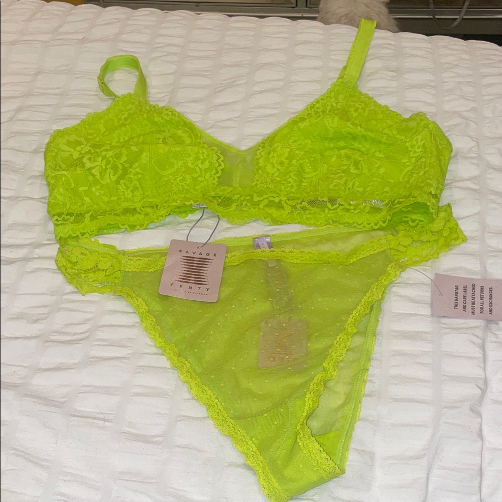 Savage X Fenty Bright Green Lace Bra and Panty Set